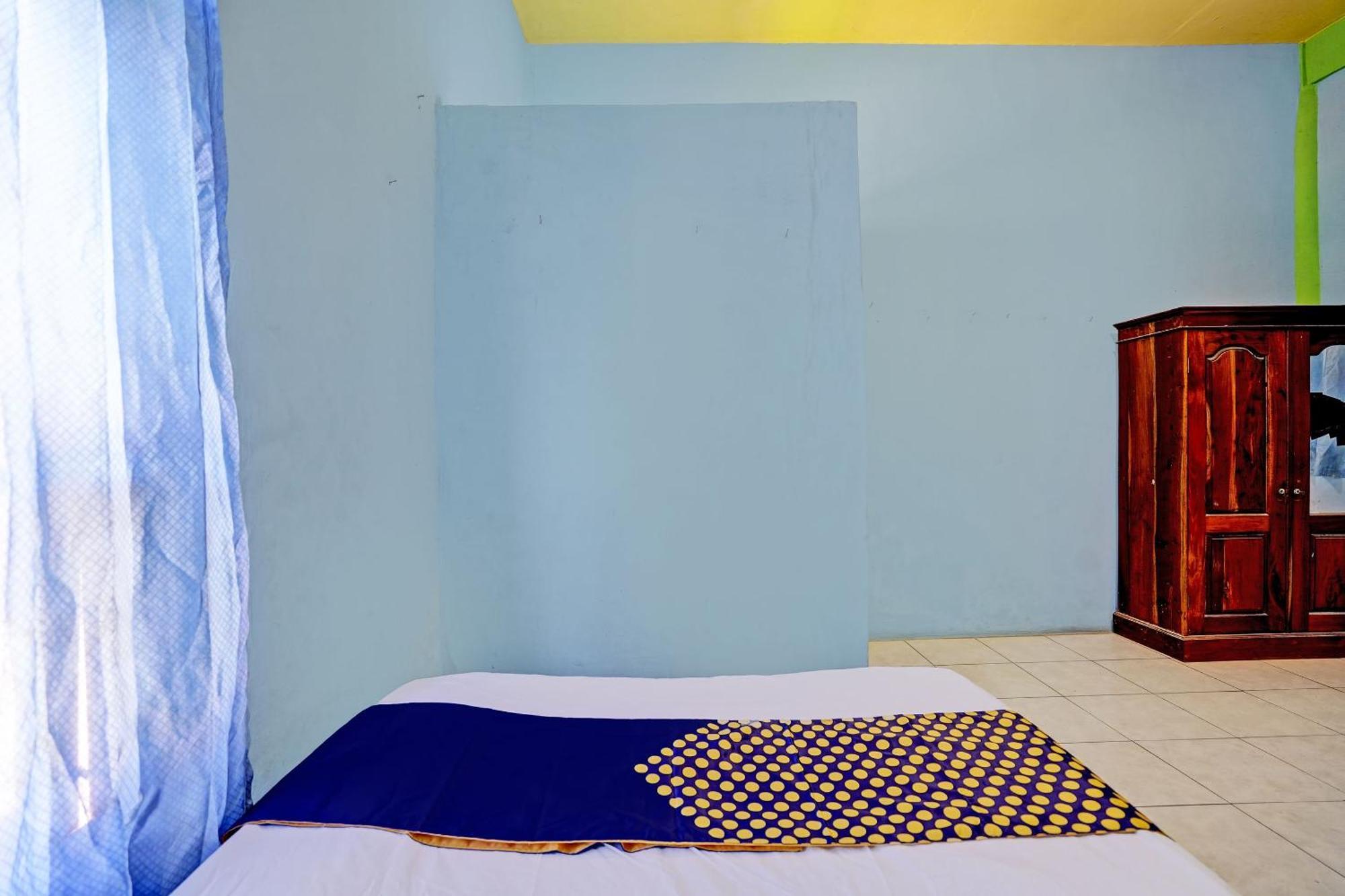 Oyo Life 93037 Nova Jaya Homestay Syariah Lamongan Exterior photo