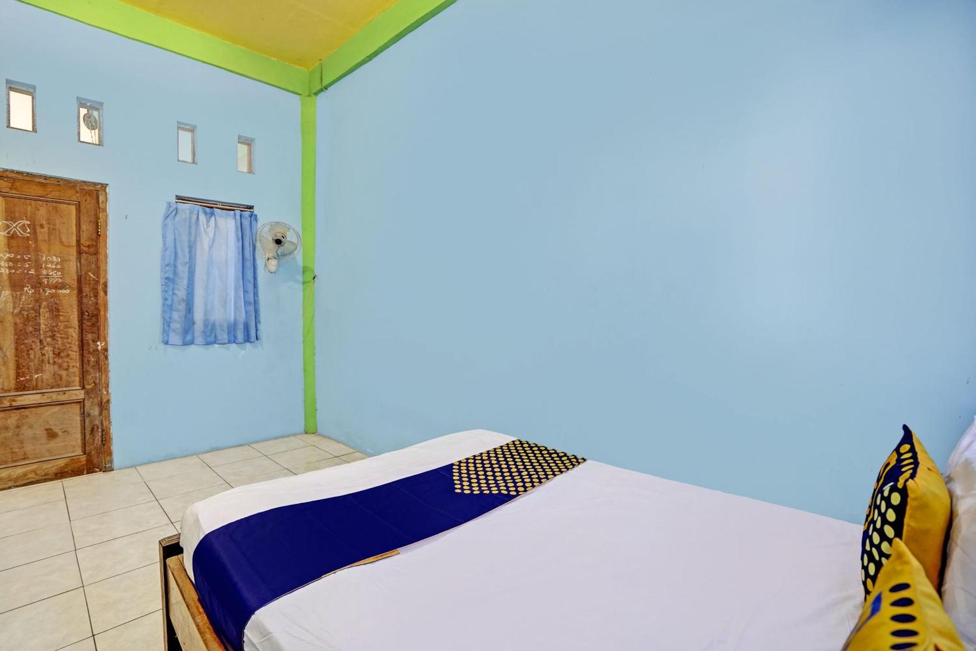 Oyo Life 93037 Nova Jaya Homestay Syariah Lamongan Exterior photo