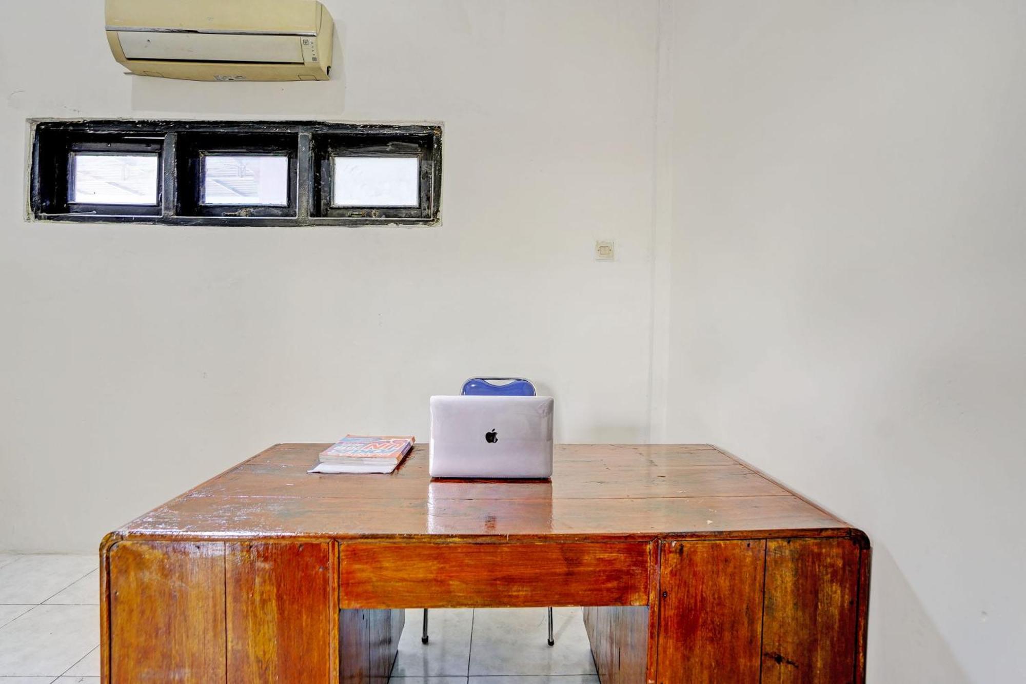 Oyo Life 93037 Nova Jaya Homestay Syariah Lamongan Exterior photo